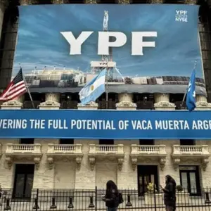 YPF avanza en alianzas estratégicas con Emiratos Árabes para el GNL de Vaca Muerta