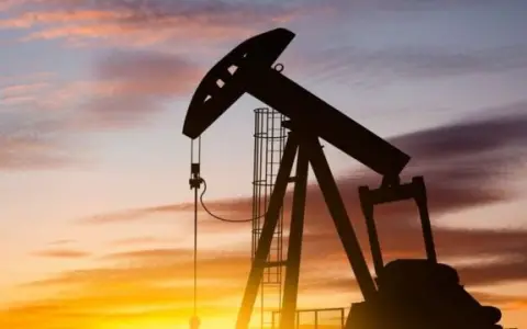 Expectations of a U.S. government reopening push oil prices down