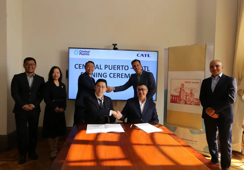 Firma del acuerdo de adquisición con CATL