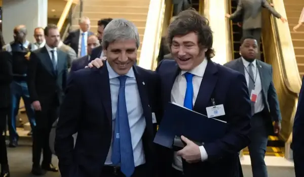 Javier Milei y Luis Caputo firmaron el decreto que nombra a las autoridades del nuevo organismo.