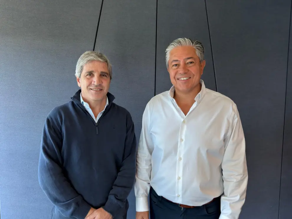 El Ministro de Economía, Luis "Toto" Caputo, recibió al Gobernador de la Provincia del Neuquén, Rolando Figueroa.
