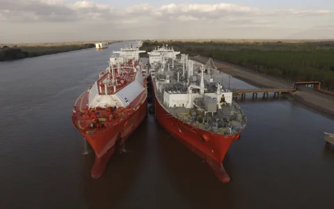 Licitación del GNL invernal quedó en empate técnico: pliego activa proceso de desempate antes de cualquier adjudicación