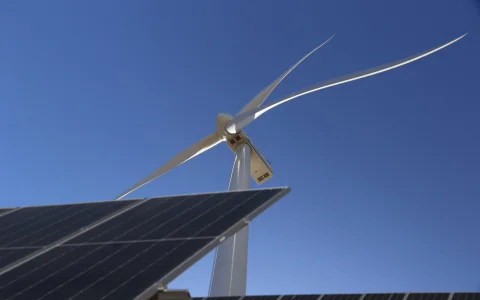 La Administración Nacional de Electricidad (ANDE) convocó audiencia pública para presentar el pliego de la Central Solar Fotovoltaica de Loma Plata