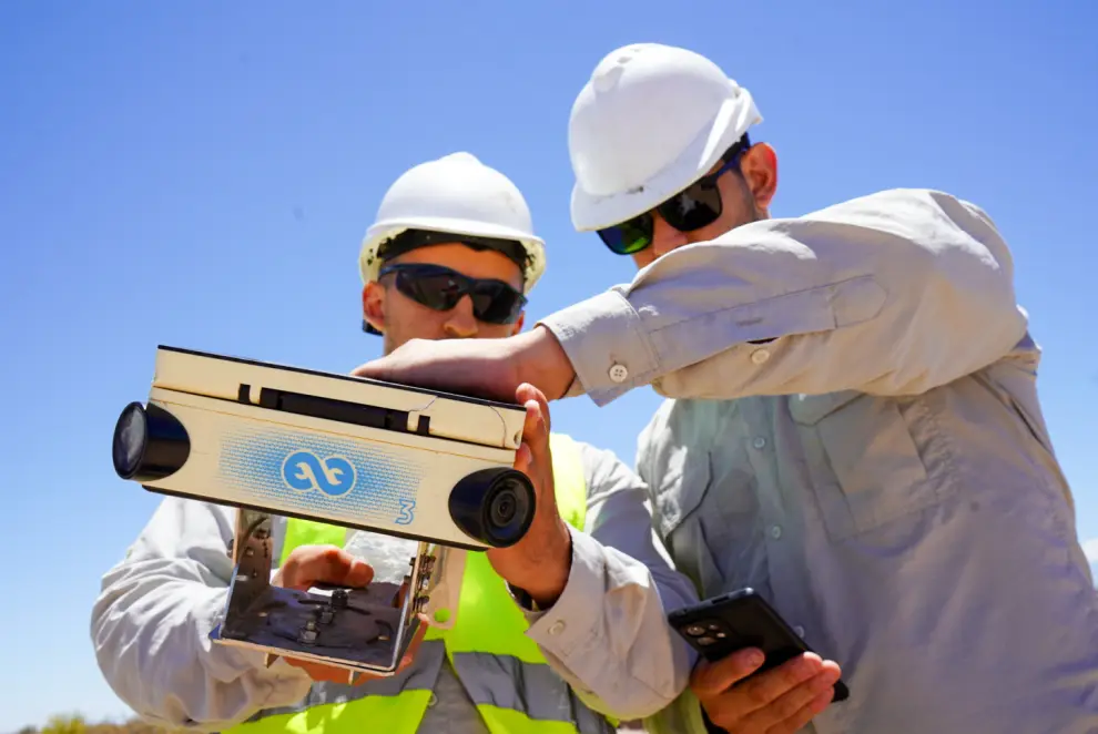 La empresa desplegó un sistema integral que combina cámaras time-lapse 4K, drones y supervisión remota. 