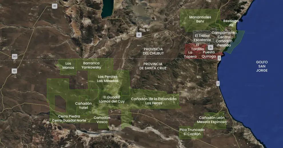 La cuenca del Golfo San Jorge es el enclave histórico donde nació la industria petrolera argentina en 1907.