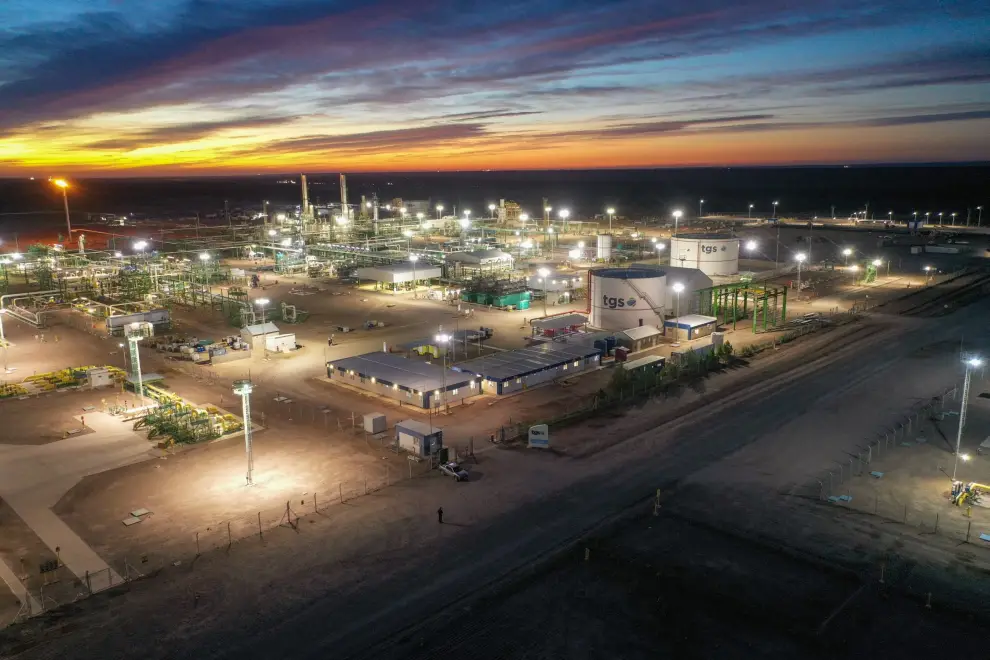 En los últimos años tgs construyó una extensa red de gasoductos y una planta de acondicionamiento en Tratayén, en el corazón de Vaca Muerta.