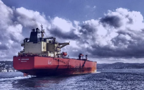 El Estrecho de Ormuz es el paso estratégico del 20% del petróleo que llega al mundo