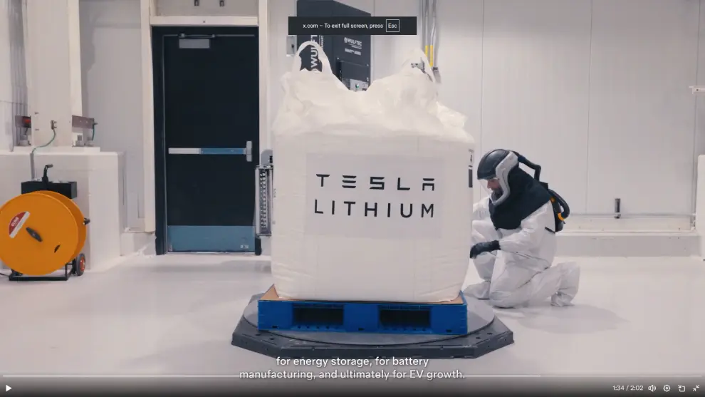 La refinería de Tesla en Texas tiene la capacidad de suministrar litio para más de 500 mil vehículos eléctricos al año.