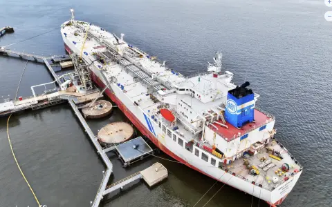 The tanker VS Pride loaded 71,000 cubic meters of crude from producers in the Neuquén Basin bound for the United States.