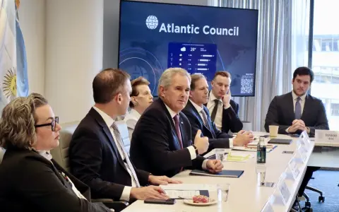 La administración Trump ha anunciado la creación de “Project Vault”, una reserva estratégica de minerales críticos valorada en 12.000 millones de dól