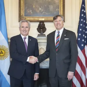 Qué es el "Project Vault", la reserva de minerales críticos con la que EE.UU. copia a China e involucra a la Argentina