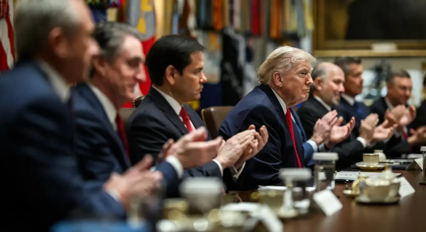 El gobierno de Donald Trump evalúa ampliar el financiamiento para proyectos de minería, energía e infraestructura en la Argentina