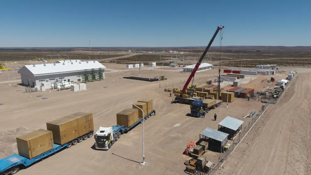 La planta de Tratayen recibe los nuevos equipos compresores.