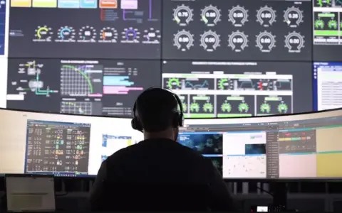 La plataforma no busca reemplazar la IA clásica, sino potenciarla 