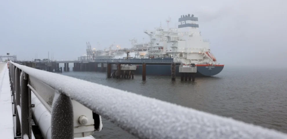 Hoegh Esperanza, regasificadora alemana