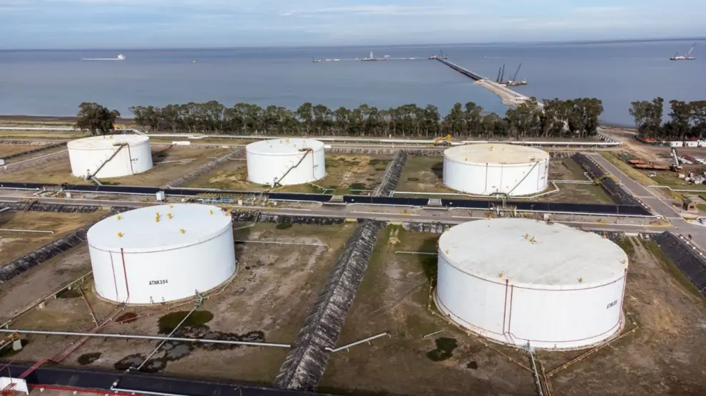 OTAMERICA es una empresa de logística, almacenamiento y transporte de hidrocarburos.