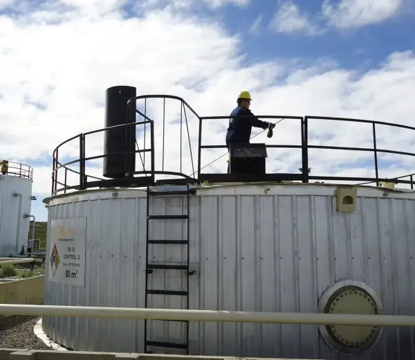 La estrategia de PS Energy se centra en campos maduros con alto corte de agua y declive natural