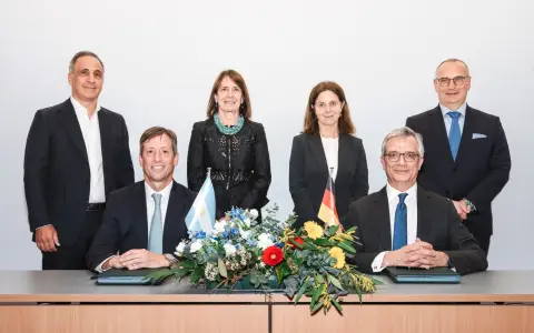 De pie, Marcos Bulgheroni, Betina Pasquali de Fonseca, Doris Honold, Dr. Egbert Laege. Sentados: Rodolfo Freyre y Frederic Barnaud