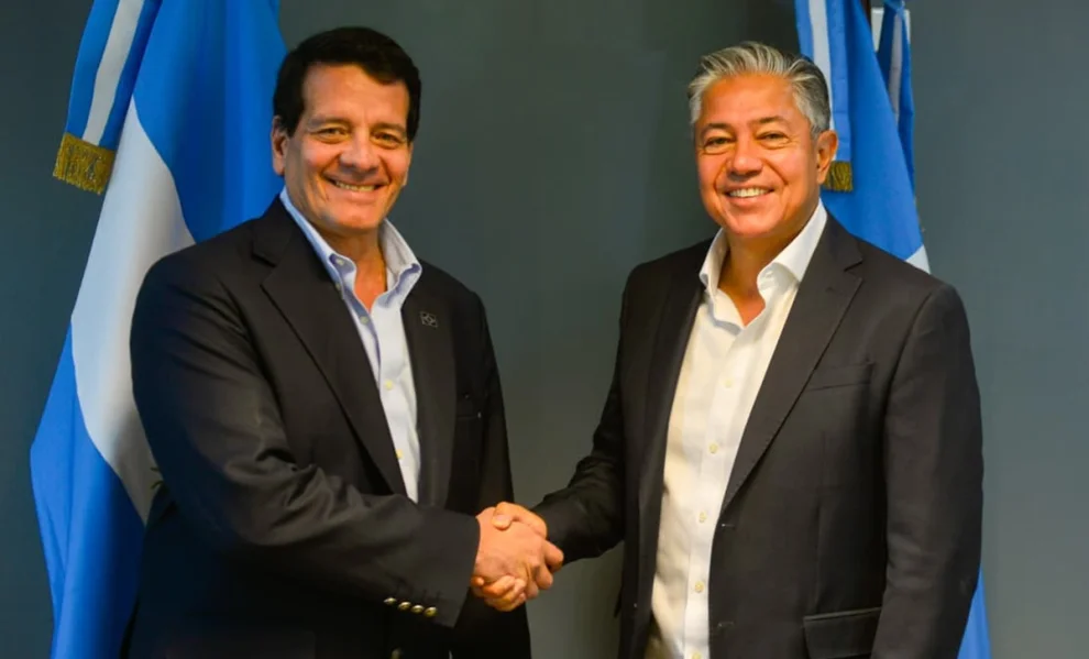 Felipe Bayon, CEO de GeoPark, junto al gobernador neuquino Rolando Figueroa.