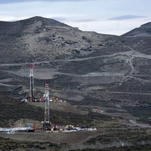 Pese a su declino natural, Chubut sostiene el grueso de la producción petrolera en el Golfo San Jorge