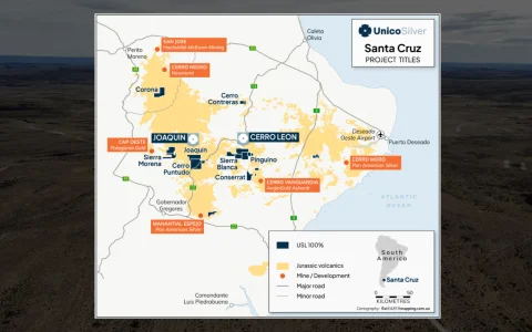 El Proyecto Joaquín se encuentra en el Macizo del Deseado, en la Provincia deSanta Cruz, rodeado de otros proyectos de clase mundial ya en operación.