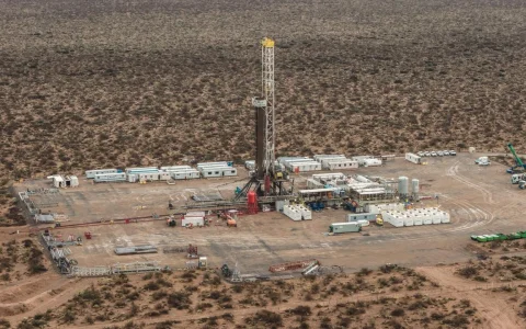 Según el balance del segundo trimestre, en el bloque Loma Jarillosa Este el Pad 1030 sumó tres pozos horizontales con ramas laterales de 2.450 metros