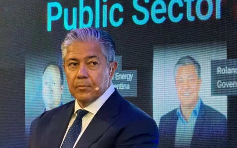 El gobernador de Neuquén, Rolando Figueroa, en  CERAWeek 2026, que se realiza en Houston