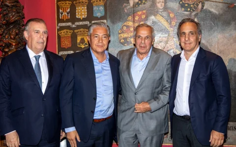 Sapag junto a Gerold, Figueroa y Bulgheroni en la presentación del libro en Buenos Aires.