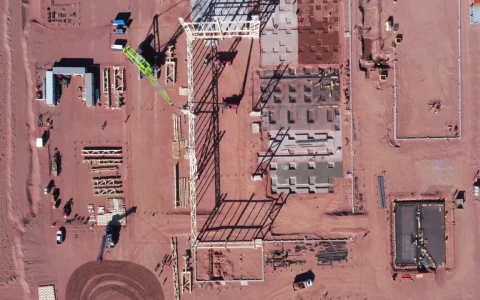 En el Salar del Hombre Muerto, en el límite entre Salta y Catamarca, Posco está construyendo una planta de carbonato de litio que inaugurará este año