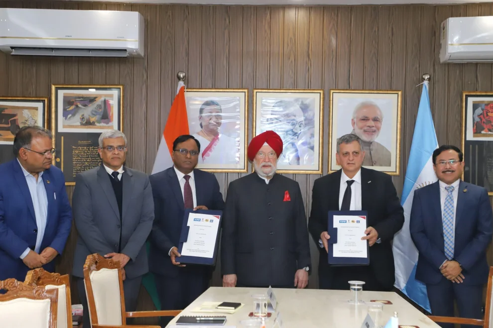 En enero de 2025, YPF firmó un Memorandum de Entendimiento con la India