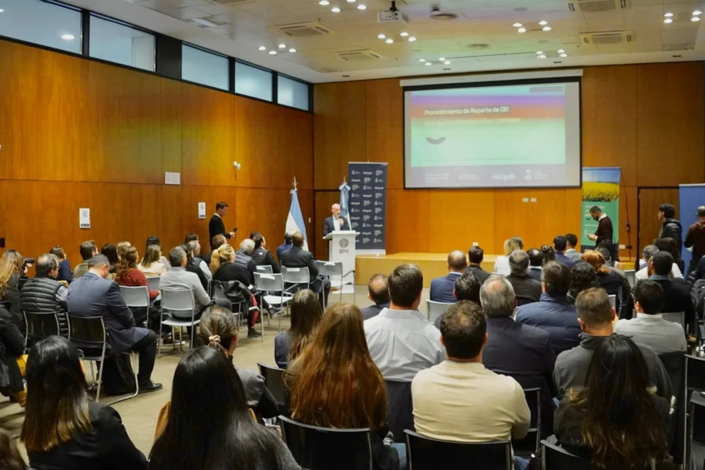 La presentación del Procedimiento para el reporte de emisiones de GEI fue en el Salón Limay del BPN de la ciudad de Neuquén.