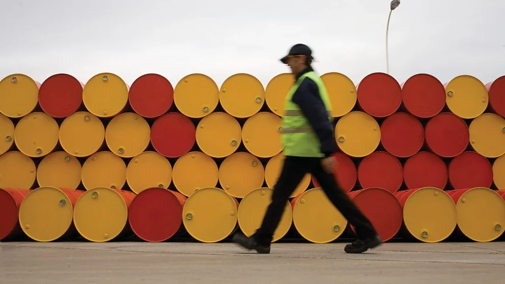 La operación en Argentina incluye la refinería Dock Sud, con capacidad para 101.000 barriles diarios