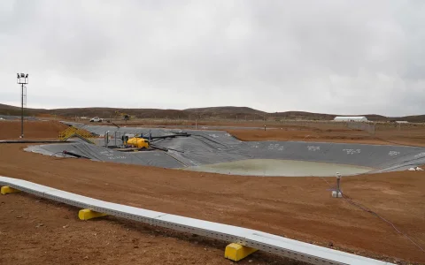 La mina Calcatreu ya comenzó la lixiviación del material mineral y prevé una producción de 31.734 onzas de oro y 127.952 onzas de plata para 2026