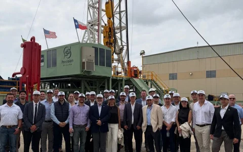 La parada en Precision Drilling ocupó el miércoles. Listada en TSX (PD) y NYSE (PDS), con sede en Calgary, la canadiense opera 184 rigs de perforación