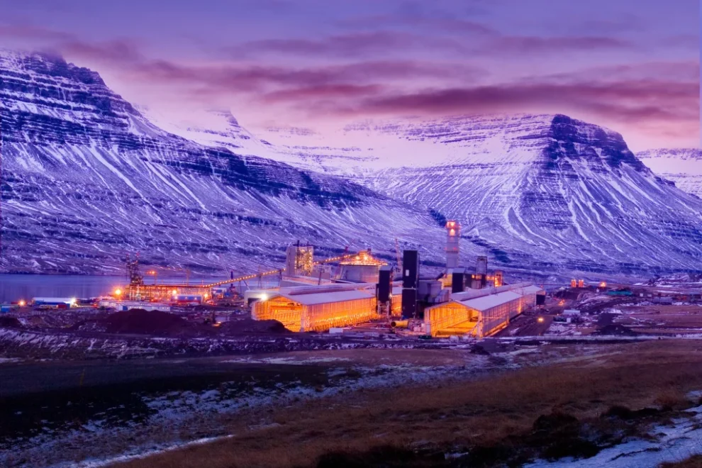 La empresa construyó algunas de las minas más importantes de América Latina, especialmente en Chile, donde desarrolló proyectos de cobre considerados