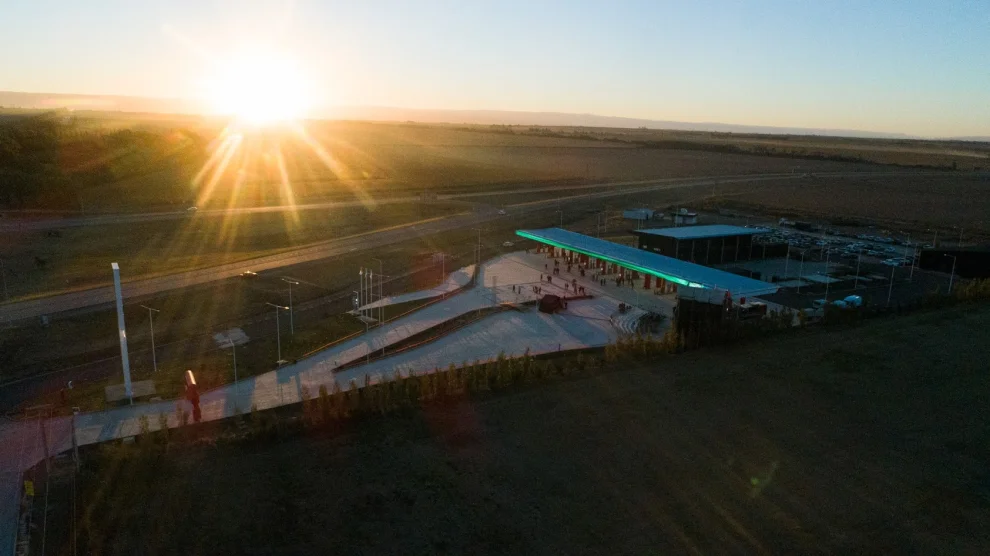 El nuevo complejo se destaca por su magnitud y avanzada tecnología, desarrollado sobre una superficie aproximada de 3,5 hectáreas.