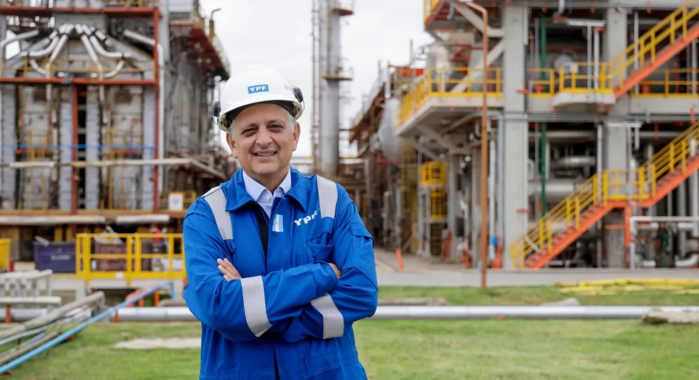 The rating agency highlights Argentina's 56% market share in refined products as the key advantage over regional state-owned companies.
