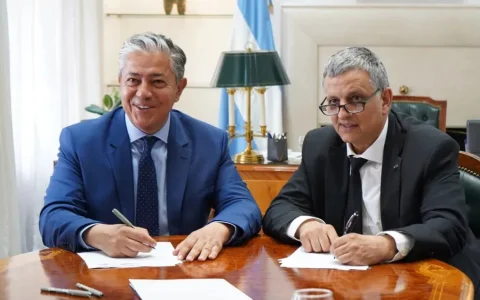 Neuquén formalizó la concesión de esas áreas a YPF, ya reconvertidas a no convencional y subdivididas en cinco bloques.