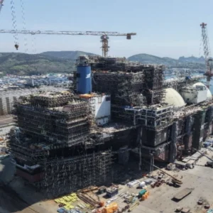 La compañía concluyó la fabricación del megabloque central de la unidad flotante de 3,5 mtpa que Southern Energy operará en el Golfo San Matías