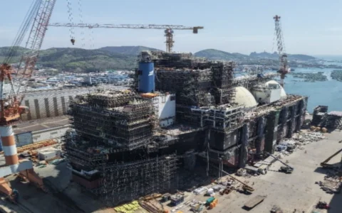 La compañía concluyó la fabricación del megabloque central de la unidad flotante de 3,5 mtpa que Southern Energy operará en el Golfo San Matías