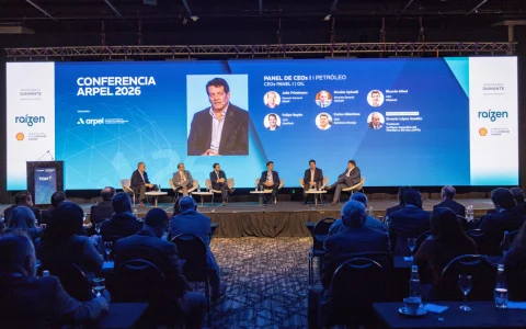 El primer panel de CEOs de petróleo de la octava Conferencia Arpel 2026 reunió este martes, en el Hotel Hilton de Buenos Aires, a un grupo de CEOs