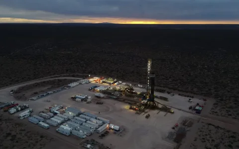 La compañía produce actualmente alrededor de 22.000 barriles diarios, según datos de la propia empresa. Foto de Confluencia, Río Negro -