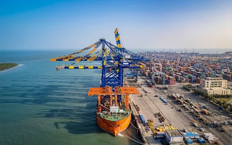 Adani hará remolque de buques metaneros, logística offshore, aprovisionamiento y traslado de tripulaciones
