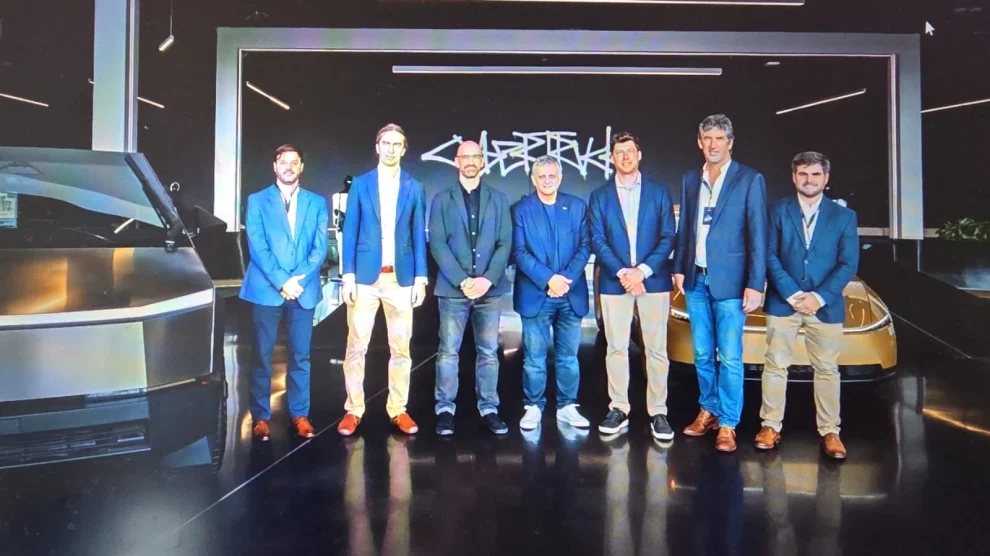 Marín visitó la planta de Tesla en Texas, donde analizó oportunidades de cooperación en materia de energía e innovación tecnológica.