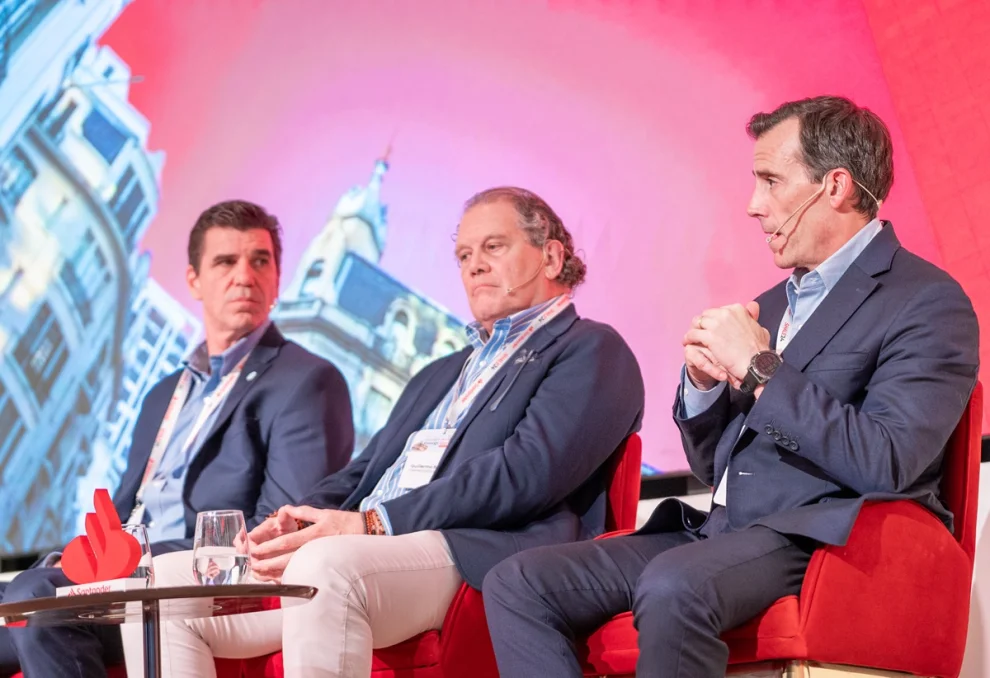 Ricardo Hösel (Oldelval), Guillermo Blanco (OTAMERICA) y Ernesto Díaz (Rystad).