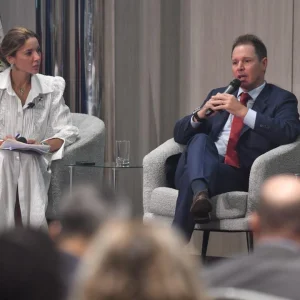 "Argentina puede convertirse en un hub global de energía e inteligencia artificial", afirmó Jorge Brito en el foro de la OEA