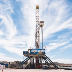 Argentina LNG: YPF conserva el 36% del upstream y reparte 32% a Eni y 32% a XRG en la sociedad que titulariza el gas de Vaca Muerta