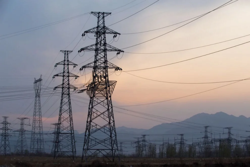 El Ejecutivo destacó que el sistema eléctrico continúa operando con márgenes reducidos de reserva.