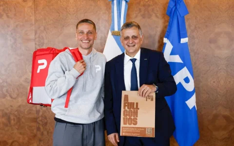 YPF y PedidosYa anunciaron una alianza comercial que permitirá extender la presencia de las tiendas Full