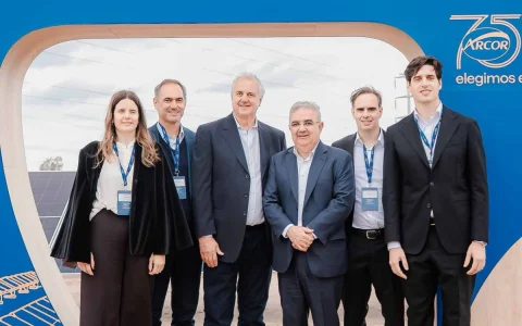 Autoridades provinciales y directivos de Grupo Arcor participaron de la inauguración del Parque Solar en Recreo